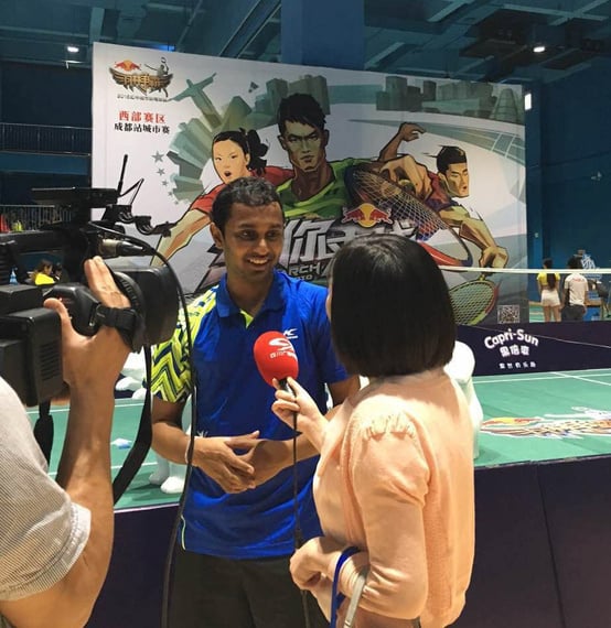 Rakhitha Perera on Chinese Live television. Badminton classes in Nugegoda, Colombo. SMASH Badminton Coaching. 071 534 2866